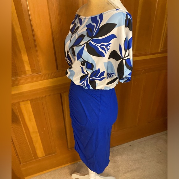 NWT, Lavishly Paris Women’s Floral Print Royal Blue Ruched Dress - Picture 3 of 16